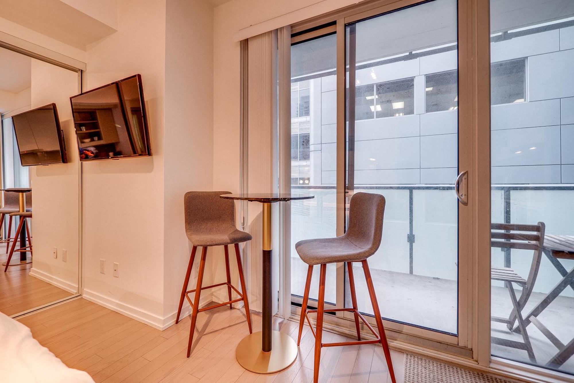 Modern Suite On Peter St - City View Toronto Exterior foto
